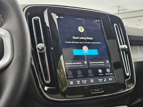 New 2026 Volvo XC40 B5 Core w/ Climate Package image 22