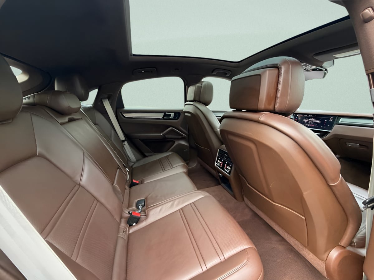 Used 2022 Porsche Cayenne S Platinum AWD/4WD image 25
