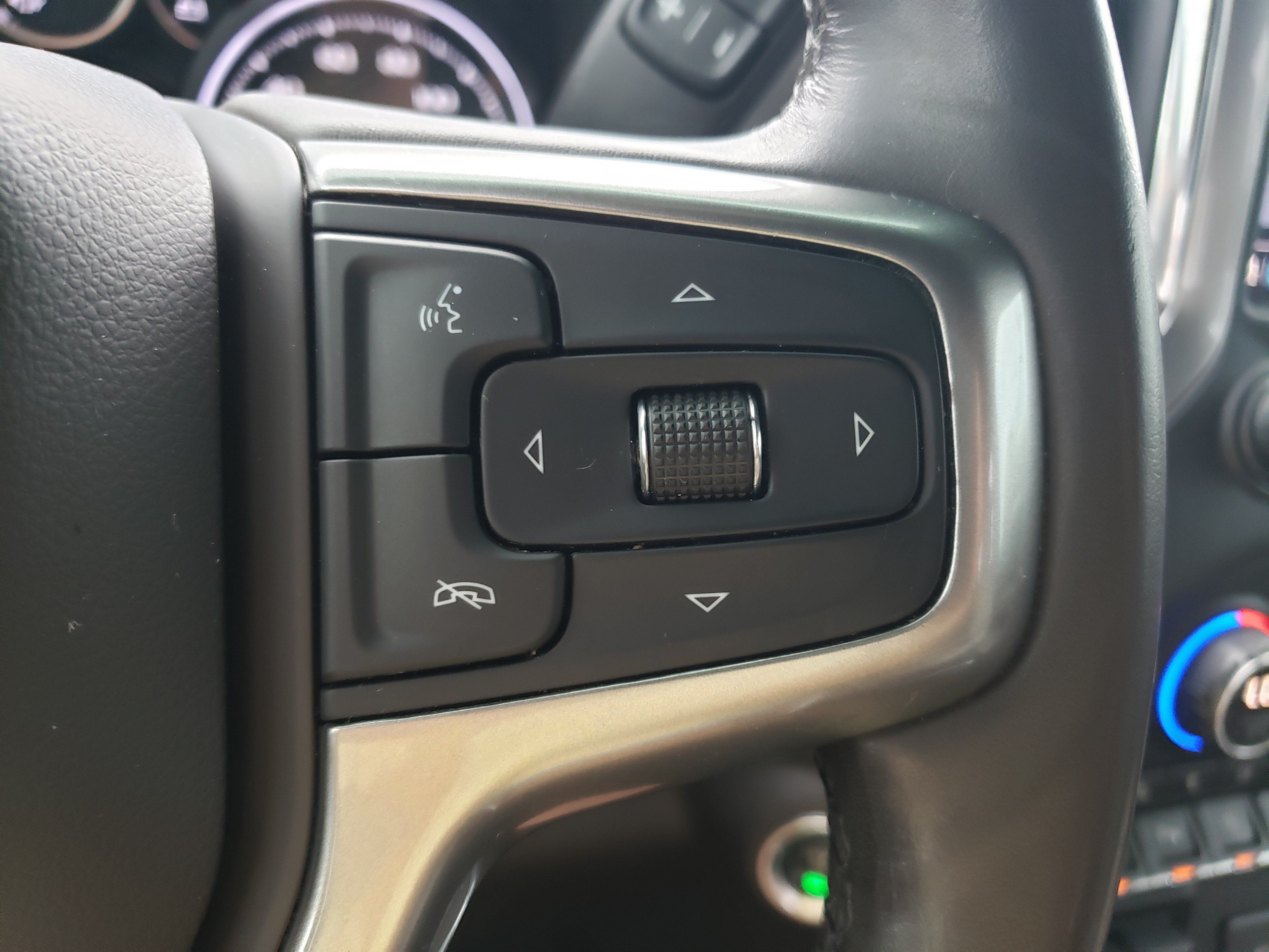 Used 2021 Chevrolet Silverado 1500 LTZ w/ LTZ Premium Package AWD/4WD image 17