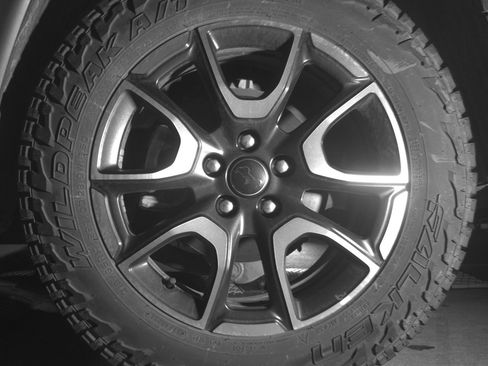 Used 2025 Jeep Compass Trailhawk w/ Trailer Tow Group image 14