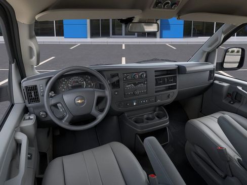 New 2025 Chevrolet Express 3500 LS w/ Chrome Appearance Package image 15