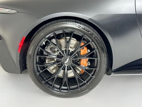 Used 2022 Aston Martin V8 Vantage Roadster image 32