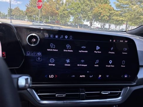 Used 2026 Chevrolet Equinox EV LT FWD image 26