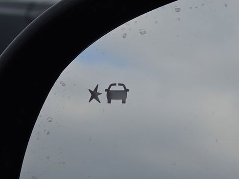 Used 2024 Buick Encore GX Sport Touring image 9