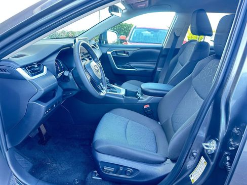 Used 2025 Toyota RAV4 XLE image 27