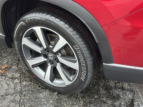 Certified 2023 Honda Pilot Touring image 9