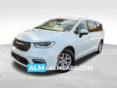 Used 2023 Chrysler Pacifica Touring-L