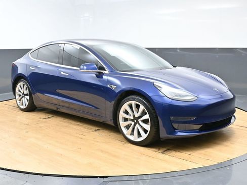 Used 2017 Tesla Model 3 Long Range image 2