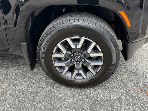 Certified 2024 Nissan Frontier SL w/ Technology Package RWD image 18