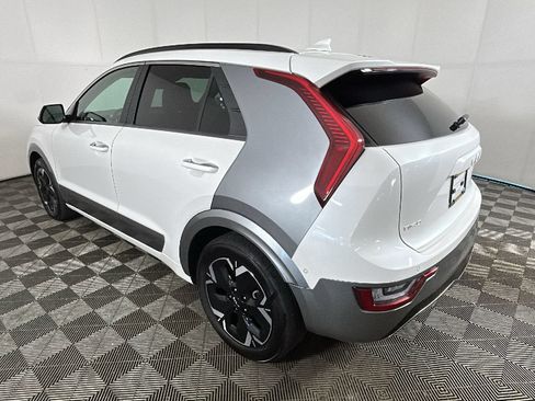 Used 2024 Kia Niro Wave w/ Wave Preserve Package FWD image 5