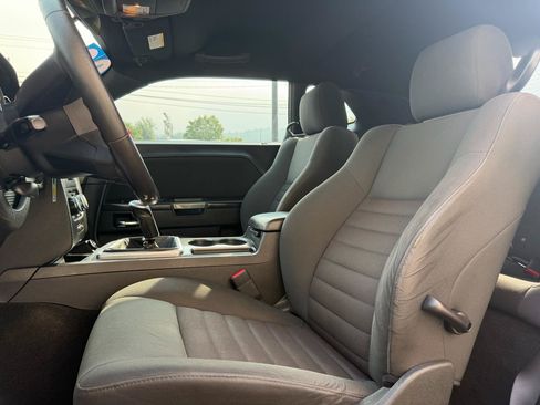 Used 2009 Dodge Challenger R/T RWD image 9