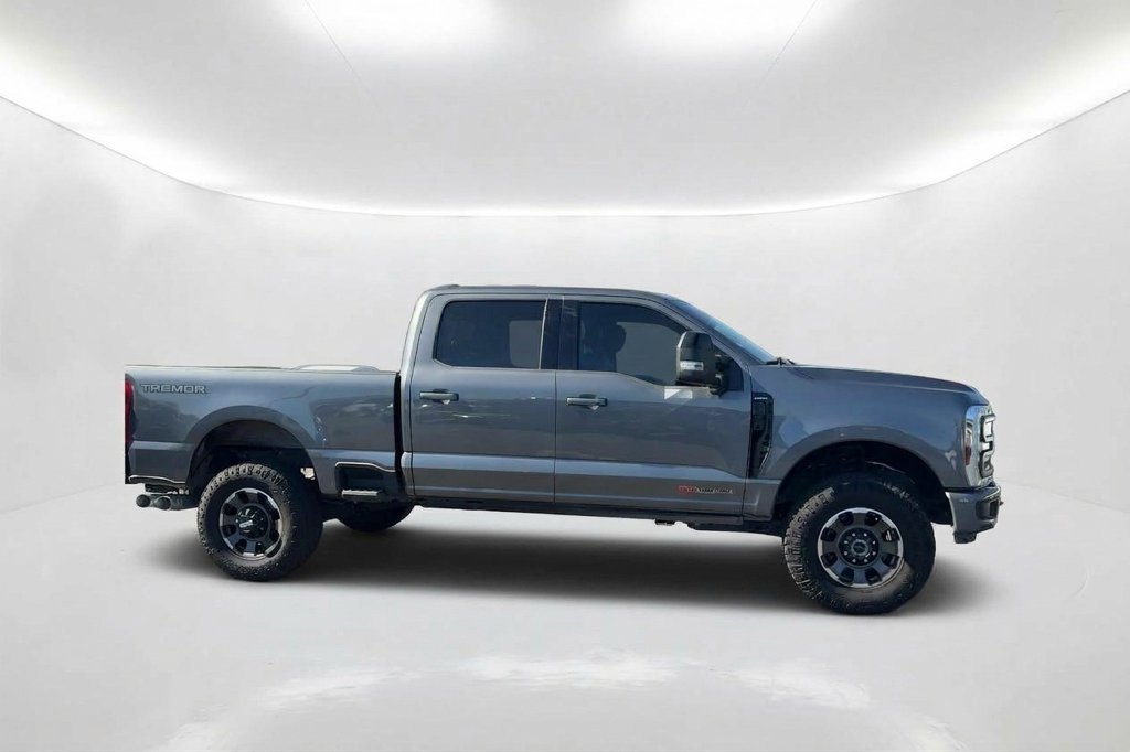 Used 2024 Ford F350 Lariat w/ Lariat Ultimate Package AWD/4WD image 4
