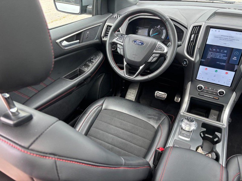 Used 2024 Ford Edge ST-Line w/ Class II Trailer Tow Package AWD/4WD image 14