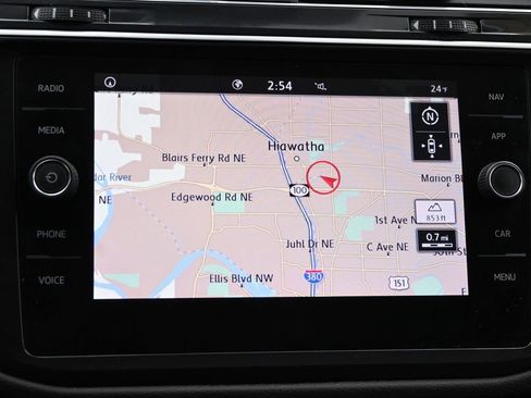 Used 2020 Volkswagen Tiguan SEL image 20