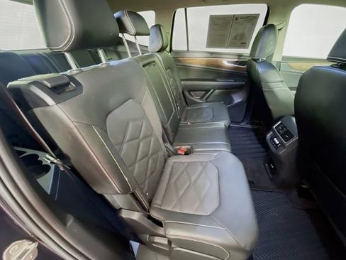 Used 2024 Volkswagen Atlas SE FWD image 28