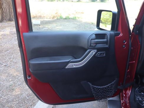 Used 2011 Jeep Wrangler Sahara AWD/4WD image 22
