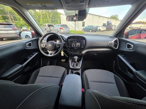 Used 2021 Kia Soul S FWD image 18