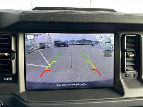 Used 2025 Ford Bronco Badlands image 21