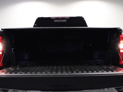 Used 2022 Chevrolet Silverado 2500 LTZ w/ LTZ Convenience Package image 14