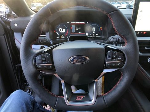 Used 2025 Ford Explorer ST image 14