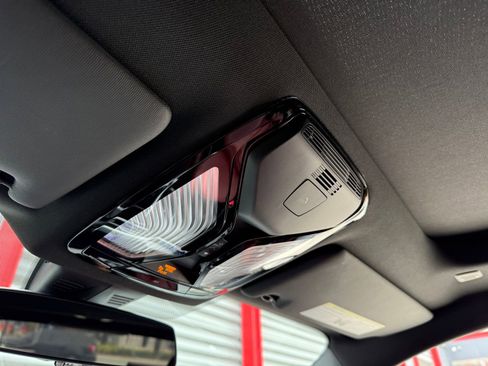 Used 2024 BMW M240i Coupe RWD image 30