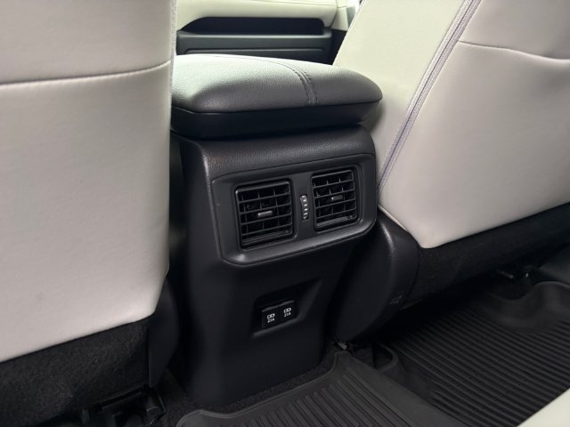 Used 2020 Toyota RAV4 XLE Premium AWD/4WD image 32
