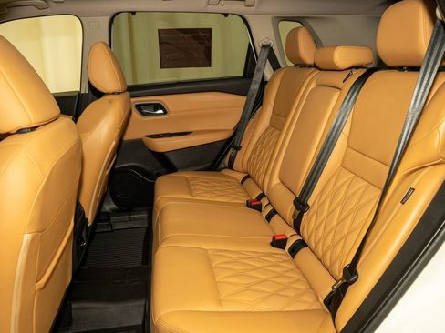 Used 2023 Nissan Rogue Platinum w/ Platinum Premium Package image 9