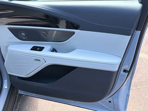 New 2026 Lincoln Nautilus Reserve w/ Jet Appearance Package AWD/4WD image 15