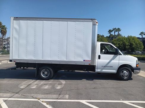 Used 2012 Chevrolet Express 3500 Extended w/ Chrome Appearance Package image 4