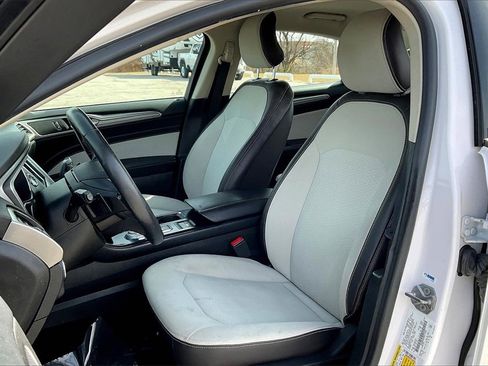 Used 2019 Ford Fusion SE w/ Equipment Group 151A image 27