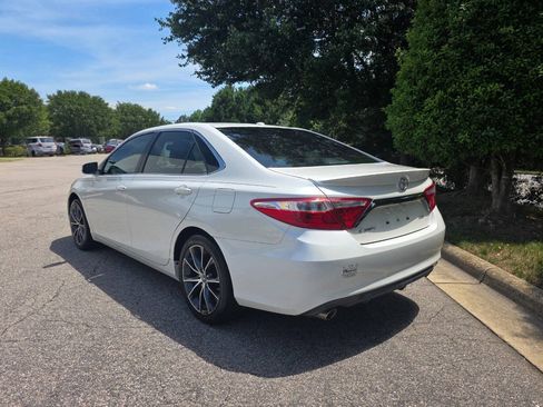 Used 2017 Toyota Camry XSE FWD image 3