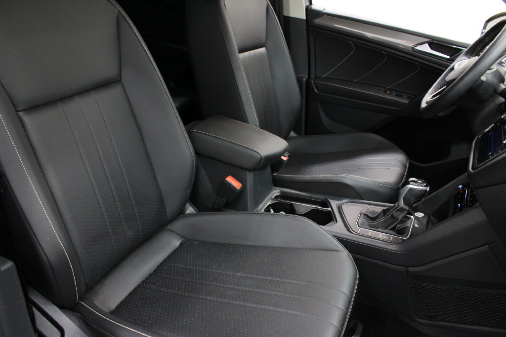 Used 2023 Volkswagen Tiguan SE FWD image 23