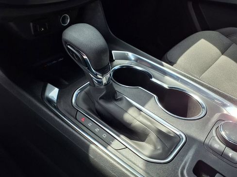 Used 2023 Chevrolet Traverse LT FWD image 19