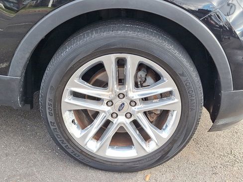 Used 2016 Ford Explorer XLT w/ Equipment Group 202A image 9