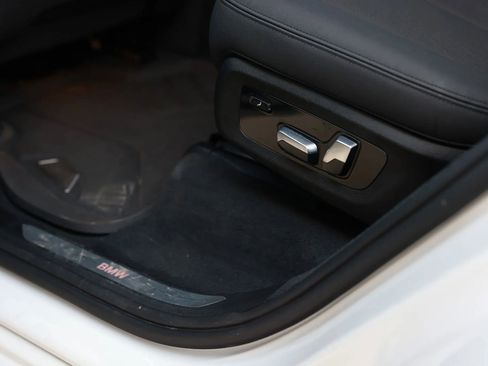 Used 2020 BMW X7 xDrive40i w/ Cold Weather Package image 61