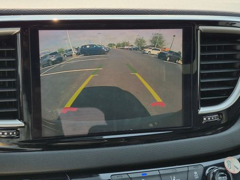 Used 2025 Chrysler Pacifica Select FWD image 23