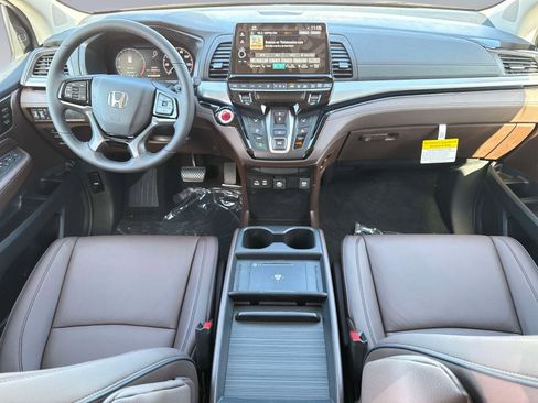 New 2026 Honda Odyssey Touring image 18
