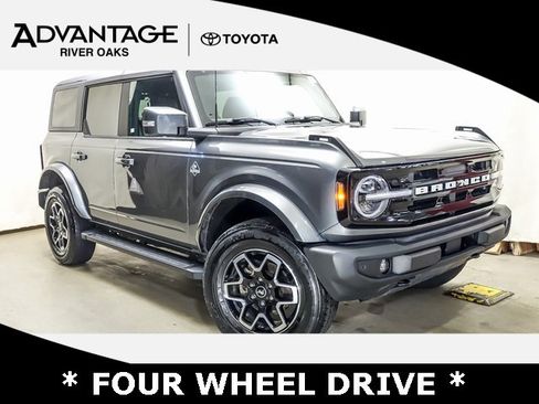 Used 2022 Ford Bronco Outer Banks image 1