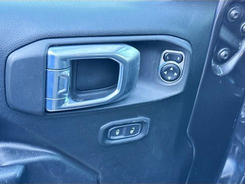 Used 2023 Jeep Wrangler Sport S image 19