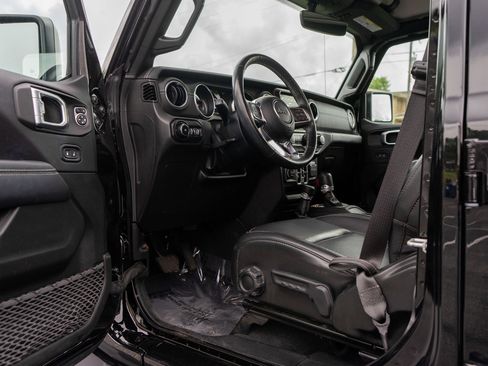 Used 2022 Jeep Wrangler Unlimited Sahara w/ LED Lighting Group AWD/4WD image 14