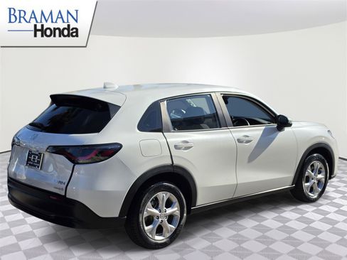 Certified 2024 Honda HR-V LX image 4