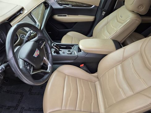 Used 2020 Cadillac XT6 Premium Luxury w/ Platinum Package image 18