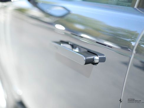 Used 2025 Land Rover Range Rover Autobiography image 9