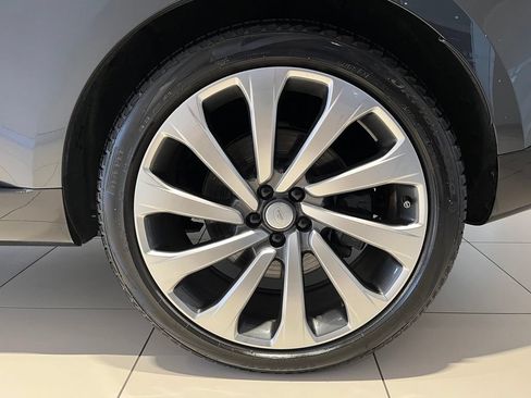 Used 2024 Land Rover Range Rover Autobiography AWD/4WD image 13
