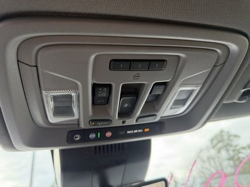 Used 2024 GMC Sierra 3500 Denali w/ Denali Reserve Package image 34