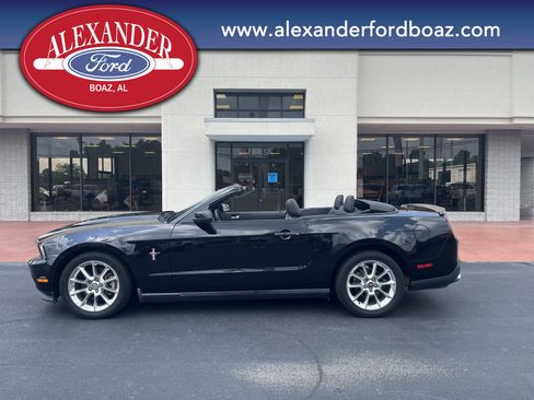 Used 2011 Ford Mustang Premium w/ 202A Rapid Spec Order Code RWD image 1