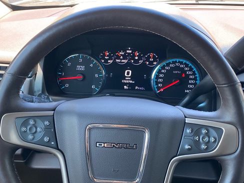 Used 2017 GMC Yukon XL Denali w/ Open Road Package RWD image 17