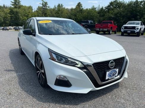 Used 2022 Nissan Altima 2.0 SR FWD image 9