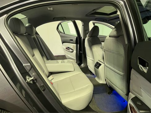 Used 2017 Acura TLX V6 w/ Technology Package image 26