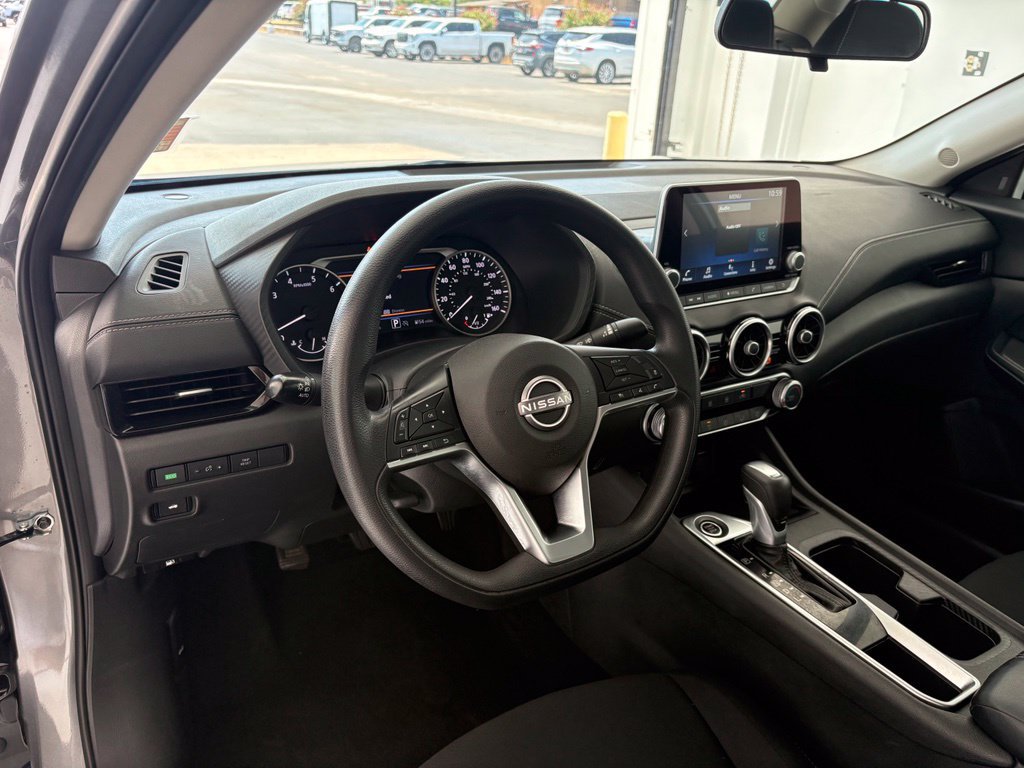 Used 2024 Nissan Sentra SV FWD image 2